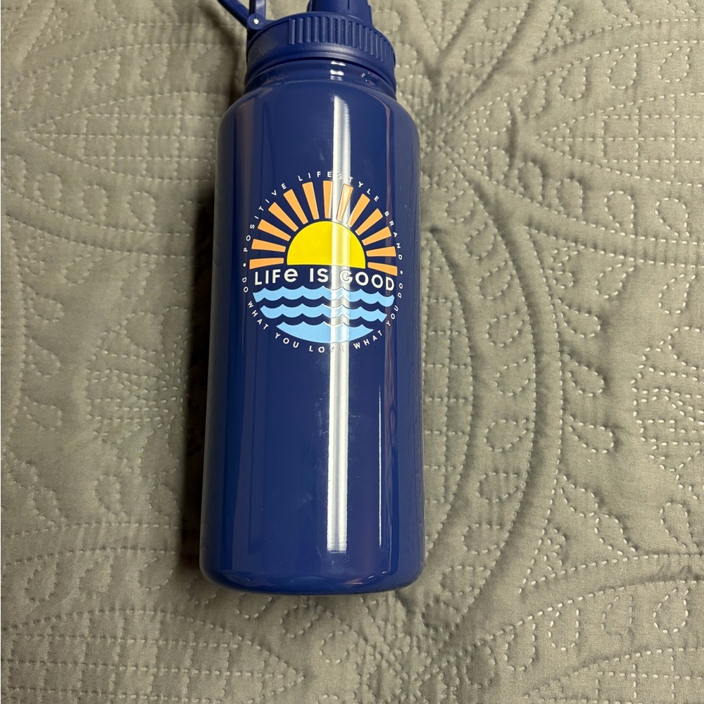 Life is good 32 oz water bottle